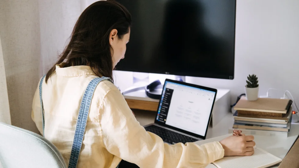 sazdavane na izobrazhenia s izkustven intelekt