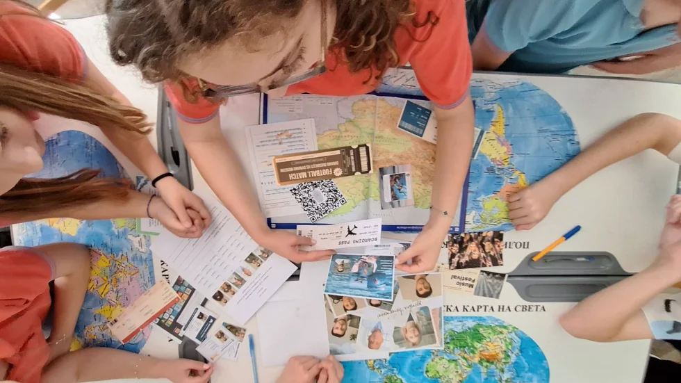 Ивана Тодорова 35 tayni agenti v klasnata staya interdistsiplinarno priklyuchenie