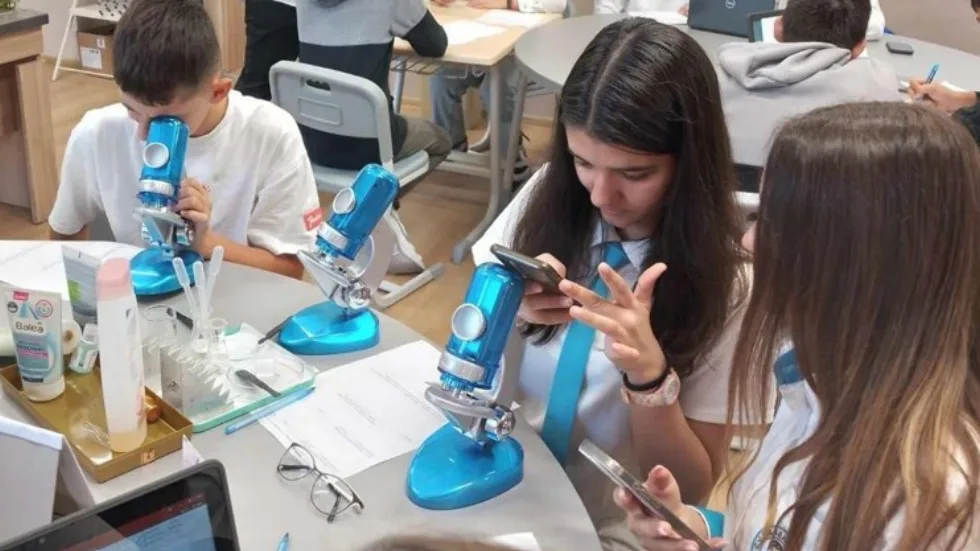 sedmoklasnitsi sreshtu mikroplastmasata