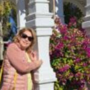 Профилна снимка на Нели Апостолова