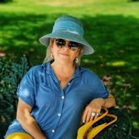 Профилна снимка на Ивелина Манолакева