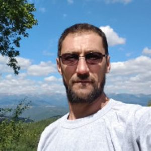 Профилна снимка на Али Али