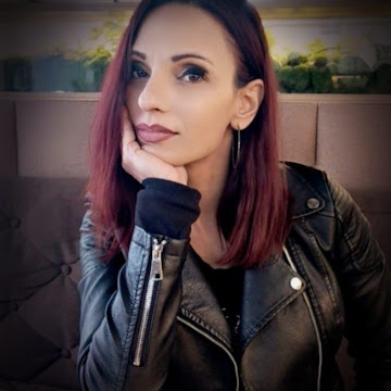 Профилна снимка на elinikolova