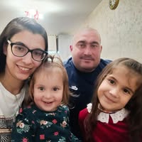 Профилна снимка на petq13579