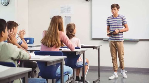 В края на задачата всеки защитава своя принос